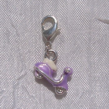 Breloque SCOOTER VIOLET ou ROUGE charm pendentif avec mousqueton métal argenté