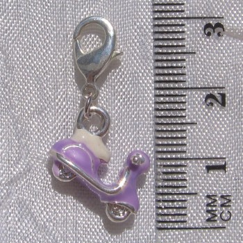 Breloque SCOOTER VIOLET ou ROUGE charm pendentif avec mousqueton métal argenté