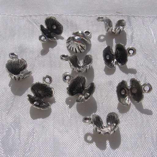 5 BRELOQUES PERLE DANS SA COQUILLE 14x10MM METAL ARGENTE *B192