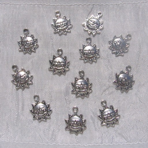 LOT DE 10 BRELOQUES SOLEIL PENDENTIFS PERLES METAL ARGENTE 16x12MM *B25