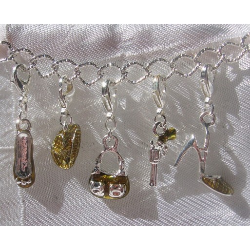 Bracelet en kit chaine fermoir mousqueton, 5 charms, pochette MLLE WESTERN *V316