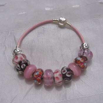 2 PERLES DONUTS BLANC & ROSE CHARMS LAMPWORK COMPATIBLES CHAINE SERPENT *D609