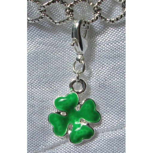 1 CHARM TREFLE 4 FEUILLE VERT METAL ARGENTE BRELOQUE SUR MOUSQUETON *V486