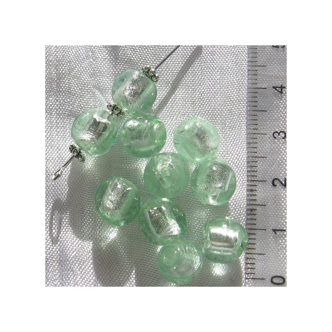 Perles en plastique (9mm.) vertes opaques