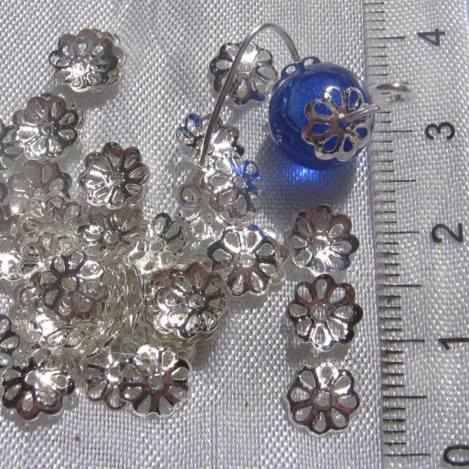 LOT DE 400 PERLES COUPELLES FLEURS CAPS ARGENTÉES  FILIGRANES 7MM *S26