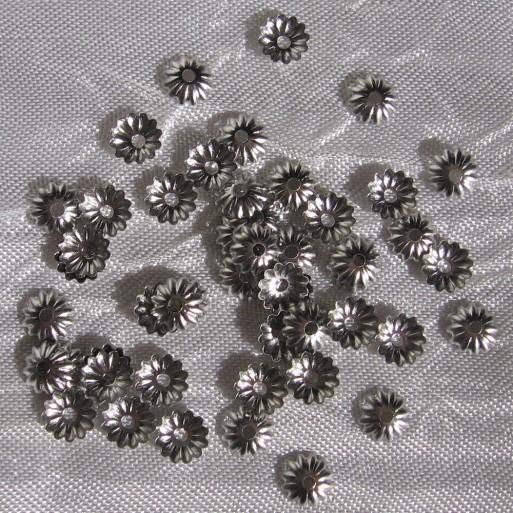 IN12 - 100 coupelles filigranes acier inoxydable 6mm non allergique pour perles