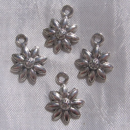 LOT DE 10 BRELOQUES FLEURS 14MM PENDENTIFS PERLES ARGENTÉES chaines anneaux B310