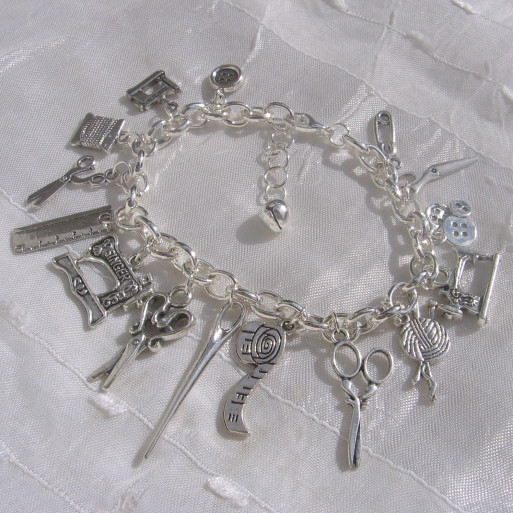 BELLE COUTURIÈRE - BRACELET ARGENTÉ 16 BRELOQUES machine à coudre fil aiguille